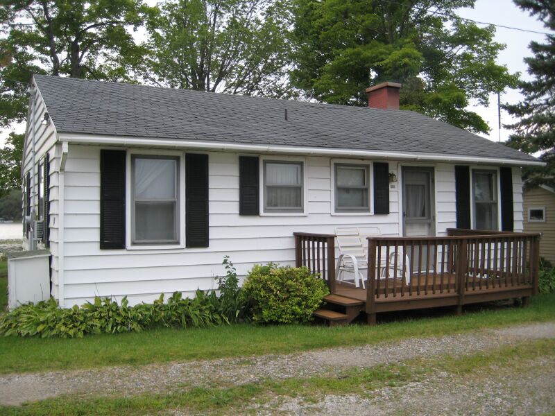 {short description of image}